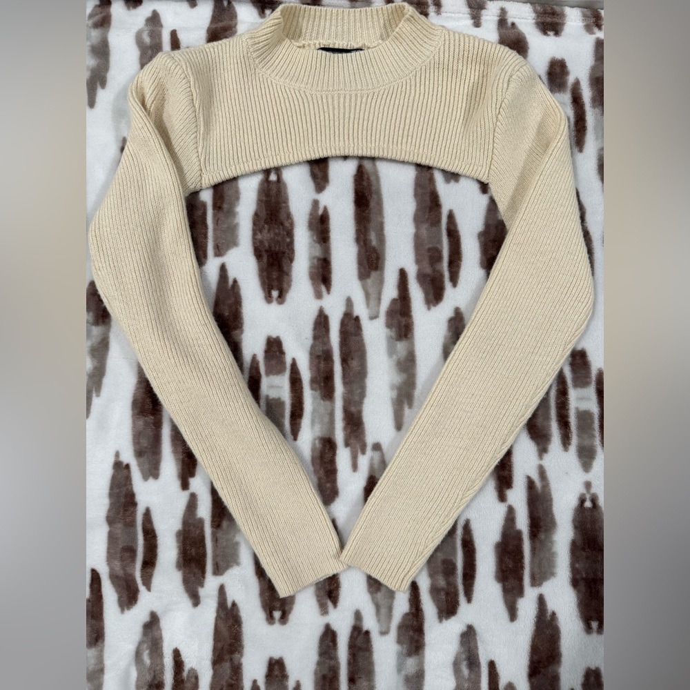 Chic Cream Women's Sweater Shrug